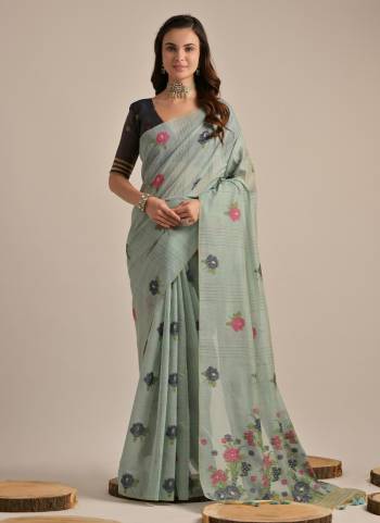 Garb These Festive Wear Saree in Fine Colored.These Saree And Blouse is Fabricated On Muga Cotton.Its Beautified With Floral Multy Thread Weaving Designer.