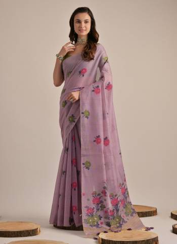 Garb These Festive Wear Saree in Fine Colored.These Saree And Blouse is Fabricated On Muga Cotton.Its Beautified With Floral Multy Thread Weaving Designer.