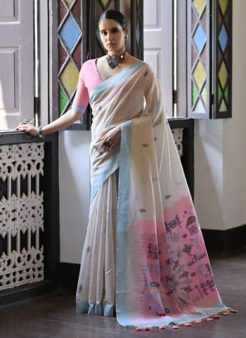 Garb These Festive Wear Saree in Fine Colored.These Saree And Blouse is Fabricated On Muga Cotton.Its Beautified With Multy Thread Weaving Designer.