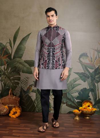 Attrective These Party Wear Readymade Kurta With Jacket Pair in Fine Colored.These Kurta And Jacket Are Viscose Silk Fabricated on Pair.Its Beautified With Designer Multy Thread Embroidery,Swarovski Work.