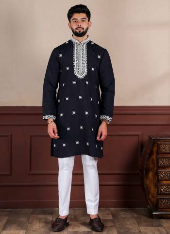 For A festive Wear,Grab These Readymade Kurta With Payjama in Fine Colored.These Kurta is Fabricated On Viscose And Art Silk Bottom With Designer Digital Embroidery Work.Buy Now.