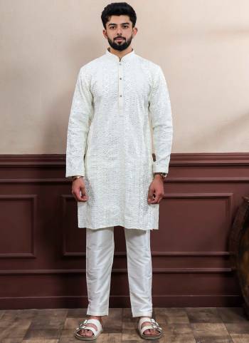 For A festive Wear,Grab These Readymade Kurta With Payjama in Fine Colored.These Kurta is Fabricated On Viscose And Art Silk Bottom With Designer Digital Embroidery Work.Buy Now.