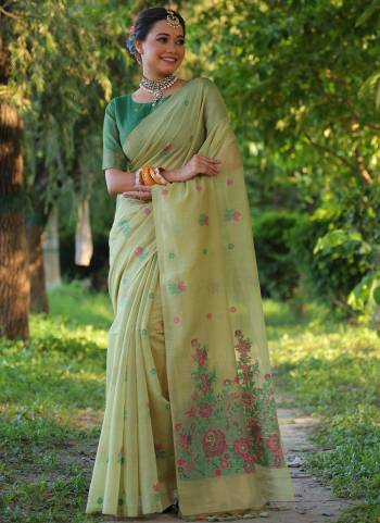 Garb These Festive Wear Saree in Fine Colored.These Saree And Blouse is Fabricated On Muga Cotton.Its Beautified With Floral Weaving Resham Designer.