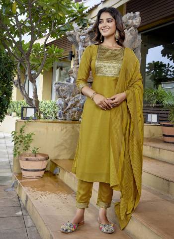 Looking These Beautiful Party Wear Designer Readymade Suits.These Top And Bottom Are Silk Blend And Dupatta is Fabricated On Viscose.Its Beautified With Solid Designer.