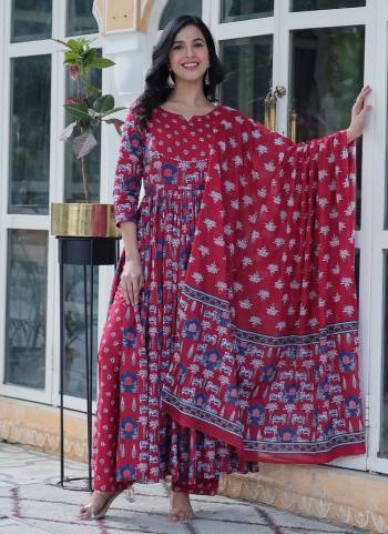Looking These Beautiful Party Wear Readymade Suits.These Top And Bottom is Fabricated On Cotton And Cotton Dupatta.Its Beautified With Designer Printed.