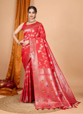 Attrective This Party Wear Saree Paired With Blouse.This Saree And Blouse Are Soft Banarasi Silk Based Fabric With Wevon Jari Designer. Buy This Pretty Saree Now.