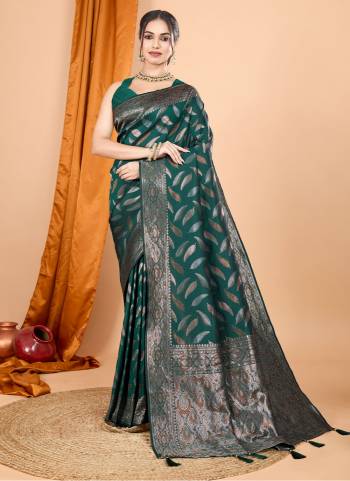 Attrective This Party Wear Saree Paired With Blouse.This Saree And Blouse Are Soft Silk Based Fabric With Wevon Double Jari Designer. Buy This Pretty Saree Now.