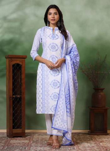 Looking These Beautiful Party Wear Designer Readymade Suits.These Top And Bottom Are Viscose And Dupatta is Fabricated On Chanderi.Its Beautified With Designer Printed.
