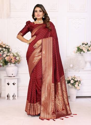 Garb These Party Wear Saree in Fine Colored.These Saree And Blouse is Fabricated On Soft Silk.Its Beautified With Wevon Jari Designer.