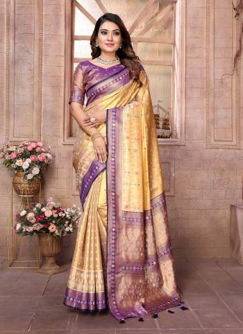 Looking These Party Wear Saree in Fine Colored.These Saree And Blouse is Fabricated On Banarasi Tissue Silk.Its Beautified With Heavy Wevon Patola Designer.
