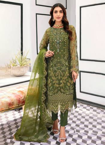 Looking These Designer Suit in Fine Colored Pair With Bottom And Dupatta.These Top Are Organza And Dupatta Are Fabricated On Organza Pair With Santoon Bottom.Its Beautified With Santoon Inner.Its Beautified With Heavy Designer Embroidery Work.