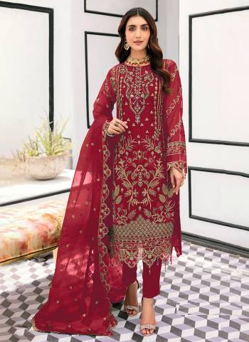 Looking These Designer Suit in Fine Colored Pair With Bottom And Dupatta.These Top Are Organza And Dupatta Are Fabricated On Organza Pair With Santoon Bottom.Its Beautified With Santoon Inner.Its Beautified With Heavy Designer Embroidery Work.