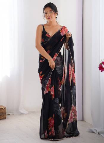 Garb These Party Wear Saree in Fine Colored.These Saree Are Georgette And Blouse is Georgette Fabricated.Its Beautified With Designer Floral Hand Printed With Moti Lace Work.