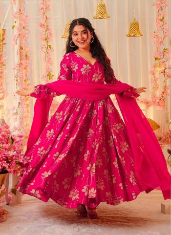 Attrective Looking These Beautiful Looking Readymade Long Gown With Dupatta.These Gown Are Rayon Fabricated With Georgette Dupatta.Its Beautified With Designer Digital Printed.