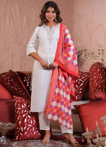 Garb These Designer Suit in Fine Colored Pair With Bottom And Dupatta.These Top And Bottom Are Fabricated On Viscose Chanderi Pair With Chanderi Dupatta.Its Beautified With Designer Embroidery Work.