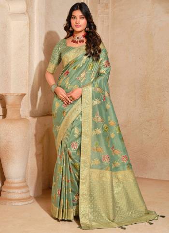 Garb These Party Wear Saree in Fine Colored.These Saree And Blouse is Fabricated On Silk.Its Beautified With Wevon Jari Designer.
