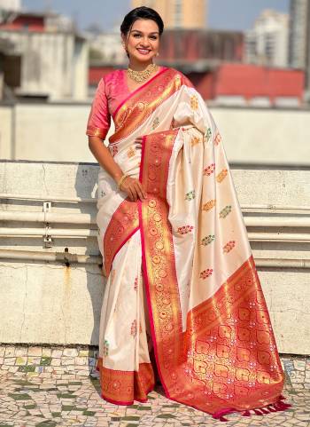 Attrective These Party Wear Saree in Fine Colored.These Saree And Blouse is Fabricated On Soft Silk.Its Beautified With Weaving Jacquard Meenakari Designer.