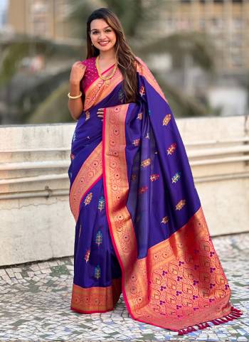 Attrective These Party Wear Saree in Fine Colored.These Saree And Blouse is Fabricated On Soft Silk.Its Beautified With Weaving Jacquard Meenakari Designer.