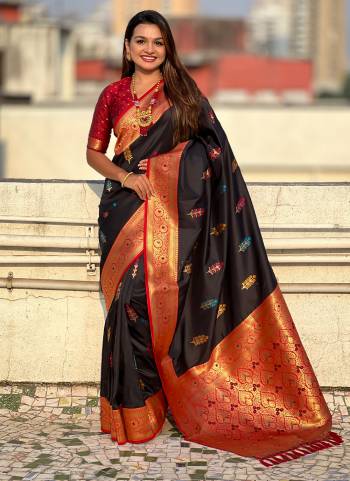 Attrective These Party Wear Saree in Fine Colored.These Saree And Blouse is Fabricated On Soft Silk.Its Beautified With Weaving Jacquard Meenakari Designer.