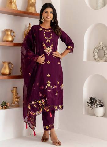 Garb These Beautiful Looking Readymade Suits With Dupatta.These Suit is Fabricated On Top Are Viscose Silk And Bottom Are Viscose Silk And Organza Dupatta .Its Beautified With Designer Thread Embroidery,Hand Work.