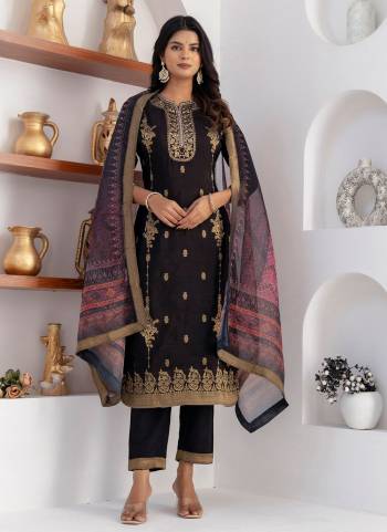 Attrective These Beautiful Looking Readymade Suits With Dupatta.These Suit is Fabricated On Top Are Viscose Jacquard Silk And Bottom Are Viscose Silk And Organza Dupatta .Its Beautified With Wevon Jacquard Designer With Hand Work,Printed Dupatta.