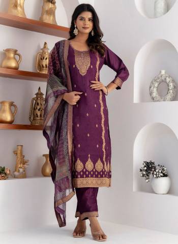 Attrective These Beautiful Looking Readymade Suits With Dupatta.These Suit is Fabricated On Top Are Viscose Jacquard Silk And Bottom Are Viscose Silk And Organza Dupatta .Its Beautified With Wevon Jacquard Designer With Hand Work,Printed Dupatta.