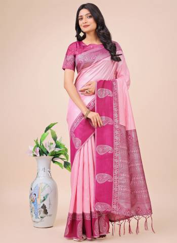 Garb These Party Wear Saree in Fine Colored.These Saree And Blouse is Fabricated On Lichi Silk.Its Beautified With Weavon Jari Designer.