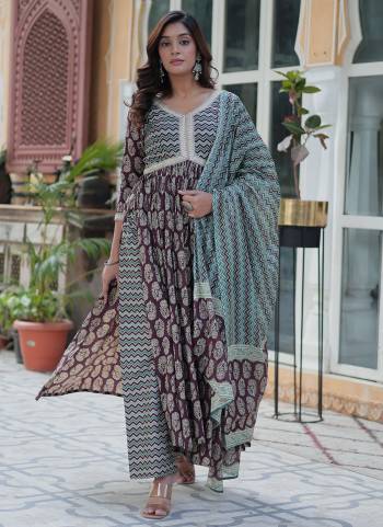 Attrective Looking These Beautiful Looking Readymade Suits.These Top And Bottom is Fabricated On Cotton And Cotton Dupatta.Its Beautified With Designer Printed.