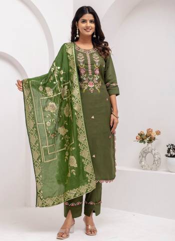 Attrective These Beautiful Looking Readymade Suits With Dupatta.These Suit is Fabricated On Top Are Viscose Silk And Bottom Are Viscose Silk And Jacquard Silk Dupatta .Its Beautified With Designer Embroidery With Hand Work,Wevon Jacquard Dupatta.