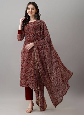 Attrective Looking These Beautiful Looking Readymade Suits.These Top Are Faux Georgette And Bottom Are Crepe And Dupatta Faux Georgette Fabricated.Its Beautified With Designer Printed.