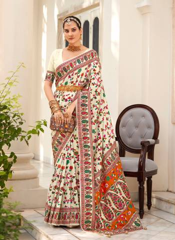 Garb These Party Wear Saree in Fine Colored.These Saree And Blouse is Fabricated On Velvet Tussar Silk Pair.Its Beautified With Wevon Jari Designer With Floral Printed.