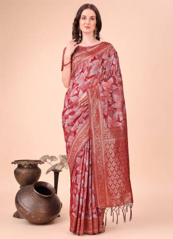 Looking These Fastive Wear Saree in Fine Colored.These Saree And Blouse is Fabricated On Cotton.Its Beautified With Weavon Jacquard Designer With Printed.