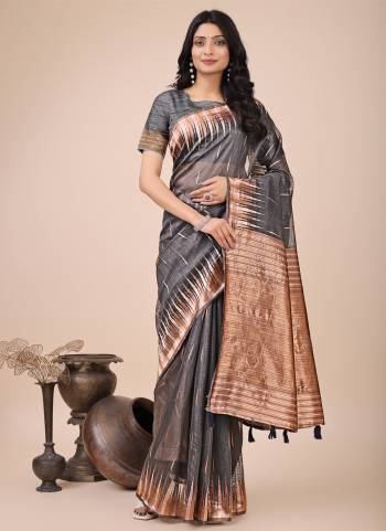 Attractive These Fastive Party Wear Saree in Fine Colored.These Saree And Blouse is Fabricated On Linen Cotton.Its Beautified With Weavon Jacquard Designer.