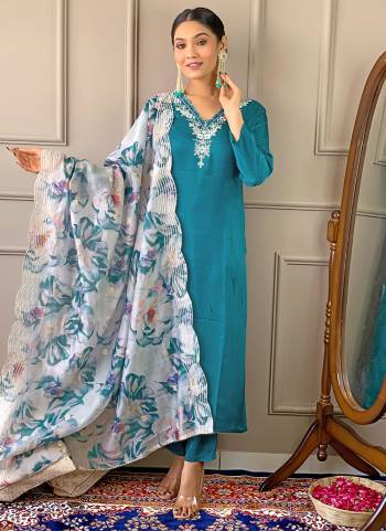 Looking These Suit in Fine Colored Pair With Bottom And Dupatta.These Top And Bottom Are Fabricated On Viscose Pair With Chanderi Dupatta.Its Beautified With Designer Embroidery Work .