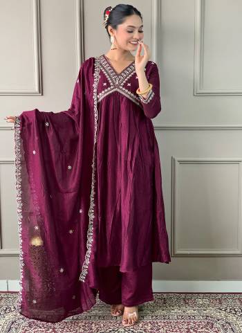Looking These Suit in Fine Colored Pair With Bottom And Dupatta.These Top And Bottom Are Fabricated On Vichitra Silk Pair With Chinon Dupatta.Its Beautified With Designer Embroidery Work .