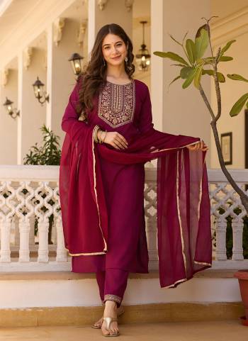Looking These Suit in Fine Colored Pair With Bottom And Dupatta.These Top And Bottom Are Fabricated On Rayon Pair With Chinon Dupatta.Its Beautified With Designer Embroidery Work .