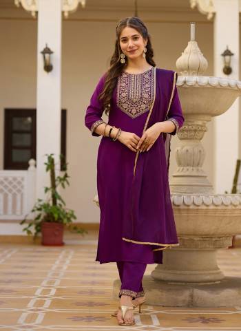 Looking These Suit in Fine Colored Pair With Bottom And Dupatta.These Top And Bottom Are Fabricated On Rayon Pair With Chinon Dupatta.Its Beautified With Designer Embroidery Work .