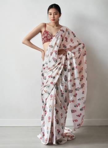 Looking These Fastive Wear Saree in Fine Colored.