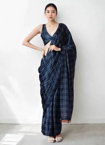 Looking These Fastive Wear Saree in Fine Colored.