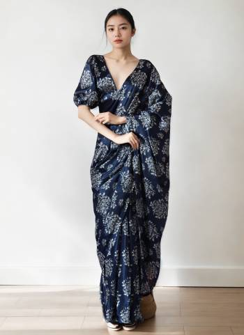 Looking These Fastive Wear Saree in Fine Colored.