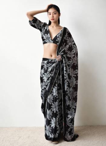 Looking These Fastive Wear Saree in Fine Colored.