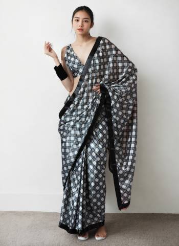 Looking These Fastive Wear Saree in Fine Colored.