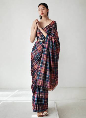 Looking These Fastive Wear Saree in Fine Colored.