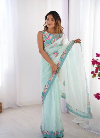 Attractive These Fancy Party Wear Saree in Fine Colored.These Saree Are Twill Net And Blouse is Fabricated On Art Silk Pair.Its Beautified With Fancy Disigner Saree.