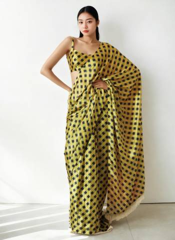 Grab These Ready To Wear Saree in Fine Colored.These Saree is Fabricated On Chinon Pair With Chinon Blouse.Its Beautified Designer Digital Printed.