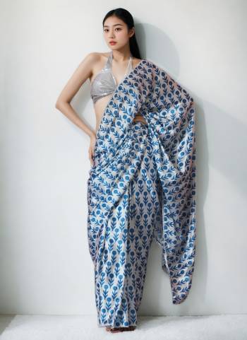 Grab These Ready To Wear Saree in Fine Colored.These Saree is Fabricated On Chinon Pair With Chinon Blouse.Its Beautified Designer Digital Printed.