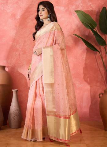 Looking These Party Wear Saree in Fine Colored.These Saree And Blouse Is Kadi Organza Fabricated.Its Beautified With Wevon Jacquard Designer.
