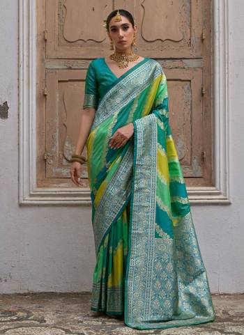 Attrective These Festive Wear Saree in Fine Colored.These Saree And Blouse is Fabricated On Banarasi Silk.Its Beautified With Handloom Wevon Kadwa Style Multy Color Designer.