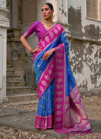 Looking These Festive Wear Saree in Fine Colored.These Saree And Blouse is Fabricated On Banarasi Silk.Its Beautified With Wevon Jari Designer.