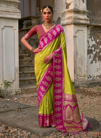 Looking These Festive Wear Saree in Fine Colored.These Saree And Blouse is Fabricated On Banarasi Silk.Its Beautified With Wevon Jari Designer.